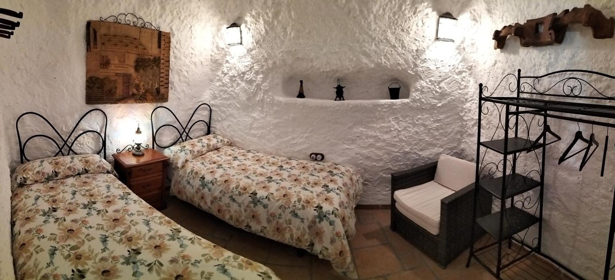 Casa Cueva El Olivo *